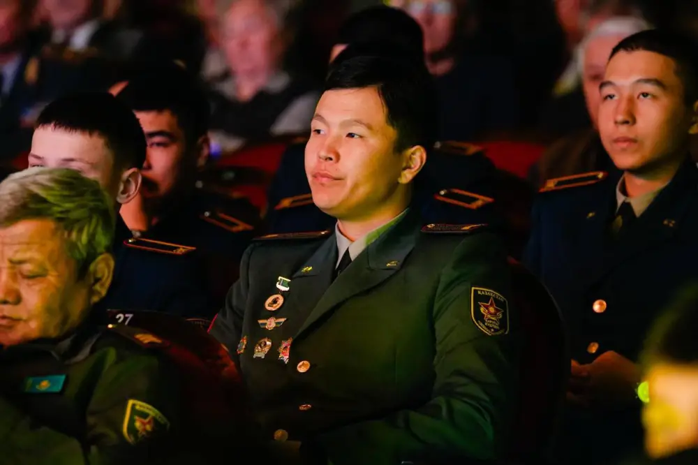 «Защищать Родину — дело настоящих мужчин!»: В Астане прошло военно-патриотическое мероприятие (5)