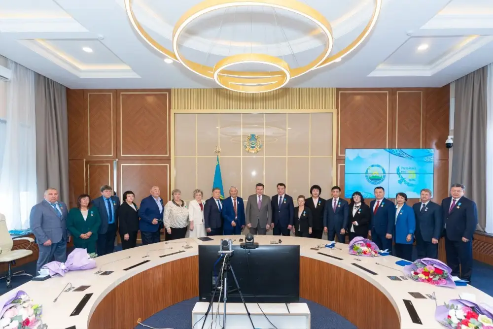 В канун Дня Республики жители ВКО были удостоены государственных наград (6)