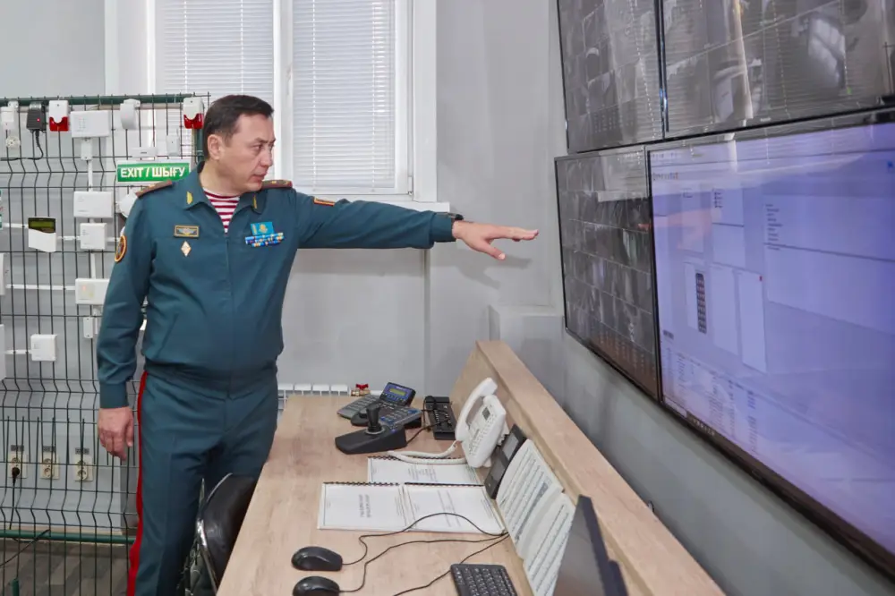 Главнокомандующий Национальной гвардией проверил воинские части в городе Усть-Каменогорск (4)