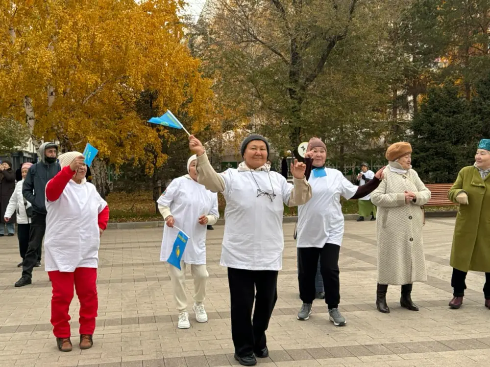 В честь Дня Республики в районе «Сарыарка» Астаны прошел праздничный флешмоб (4)