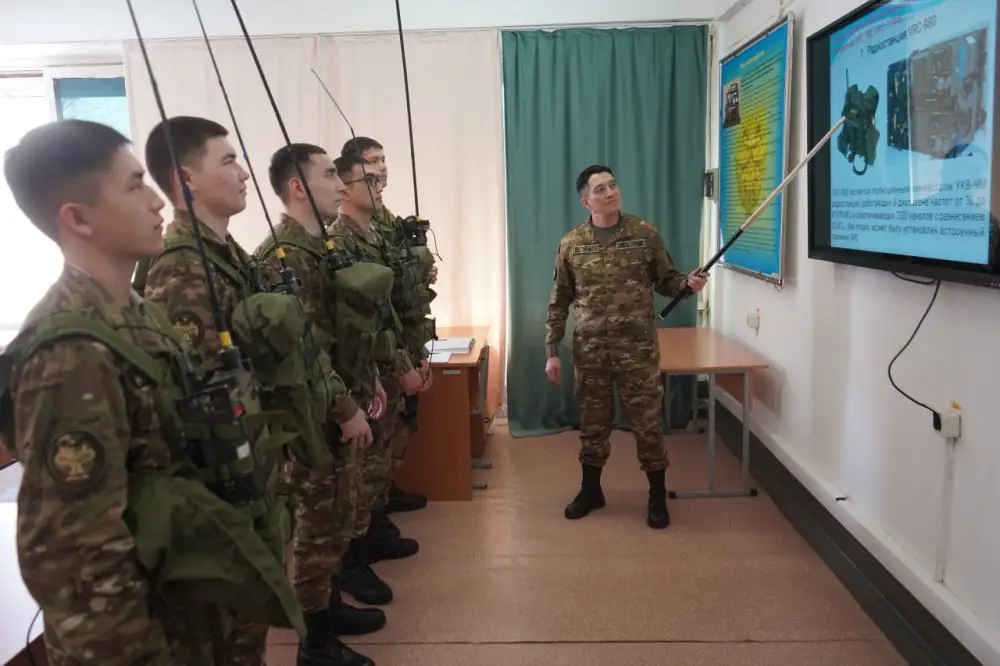 В учебном центре «Бітімгер» проверили готовность миротворцев к международной миссии (2)