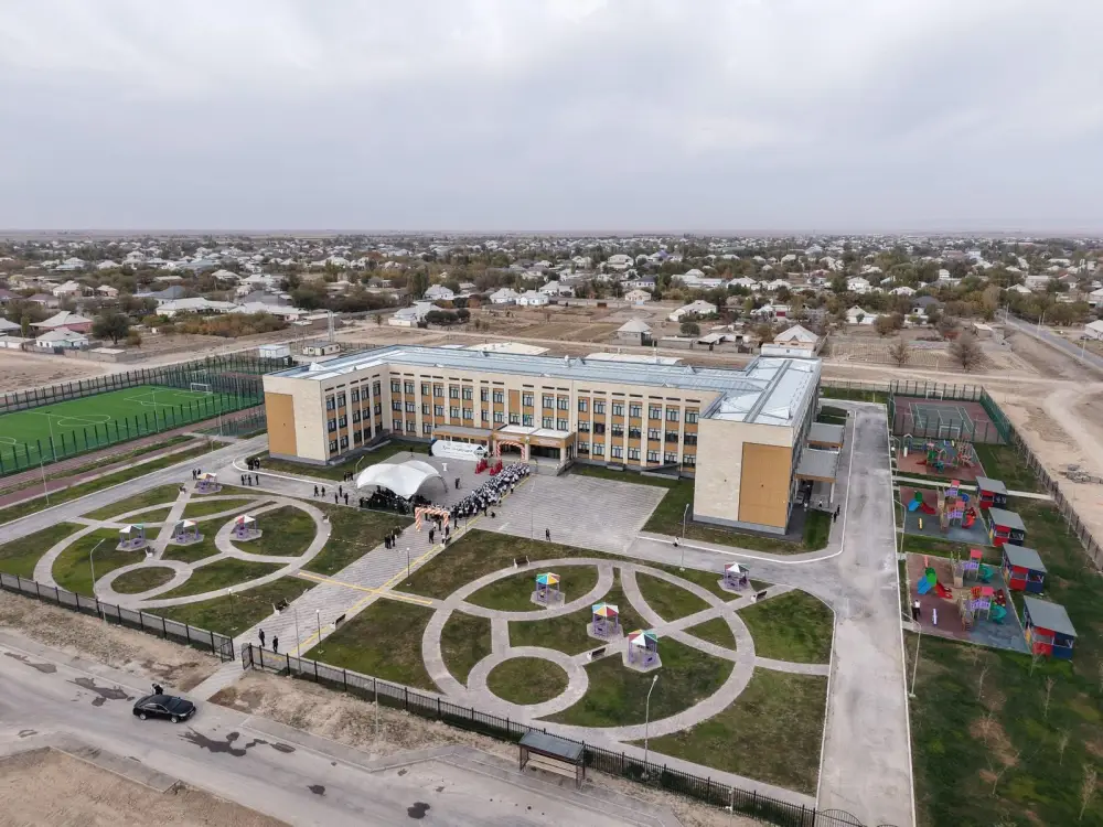 В регионах страны в День Республики открылись новые объекты образования (5)