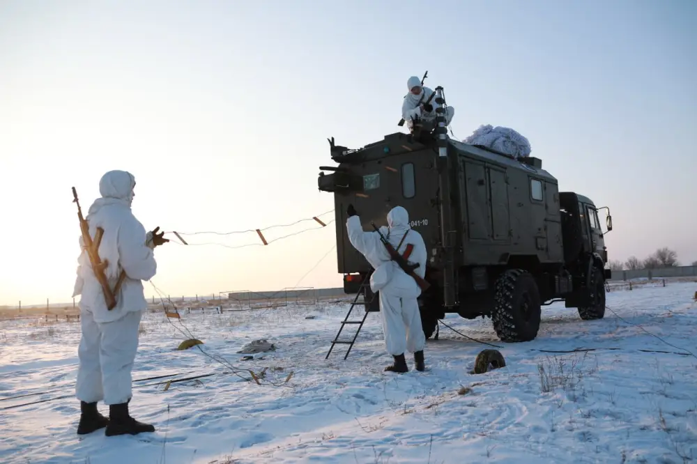 В Вооруженных силах отмечают День военного связиста (6)