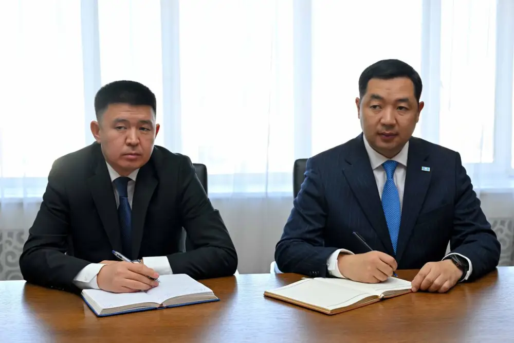 Аким области Абай встретился с депутатами Мажилиса Парламента (7)