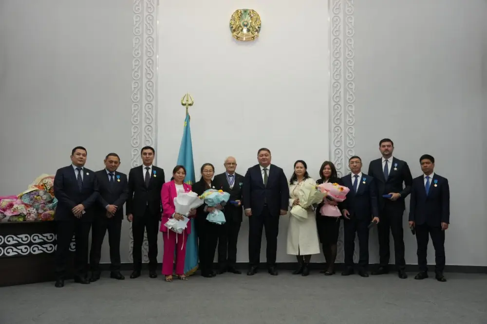 Ко Дню Республики в Министерстве транспорта состоялось торжественное мероприятие (6)