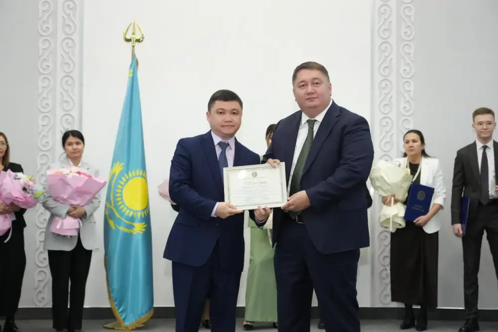 Ко Дню Республики в Министерстве транспорта состоялось торжественное мероприятие (3)