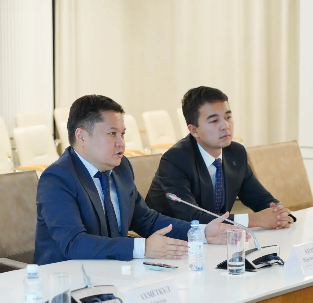 ТУРКЕСТАН: ОБСУДИЛИ ПРЕДЛОЖЕНИЯ ПО ПОВЫШЕНИЮ КАЧЕСТВА ОБРАЗОВАНИЯ (2)