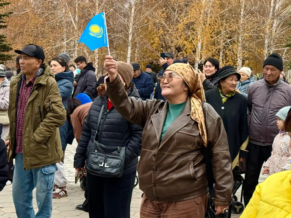 В столичном парке «Жеруйык» широко отметили День Республики (5)
