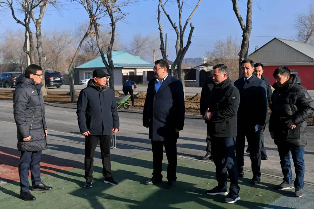 В Семее в микрорайоне «Юность» строится современное общественное пространство (4)