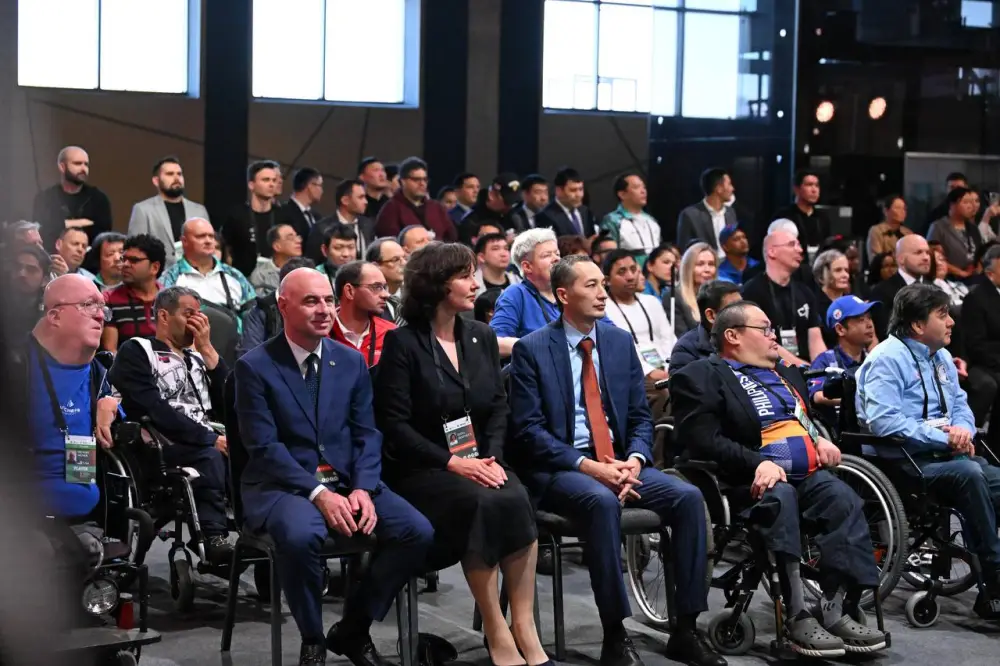 В Астане стартовала шахматная олимпиада для людей с особыми потребностями (6)