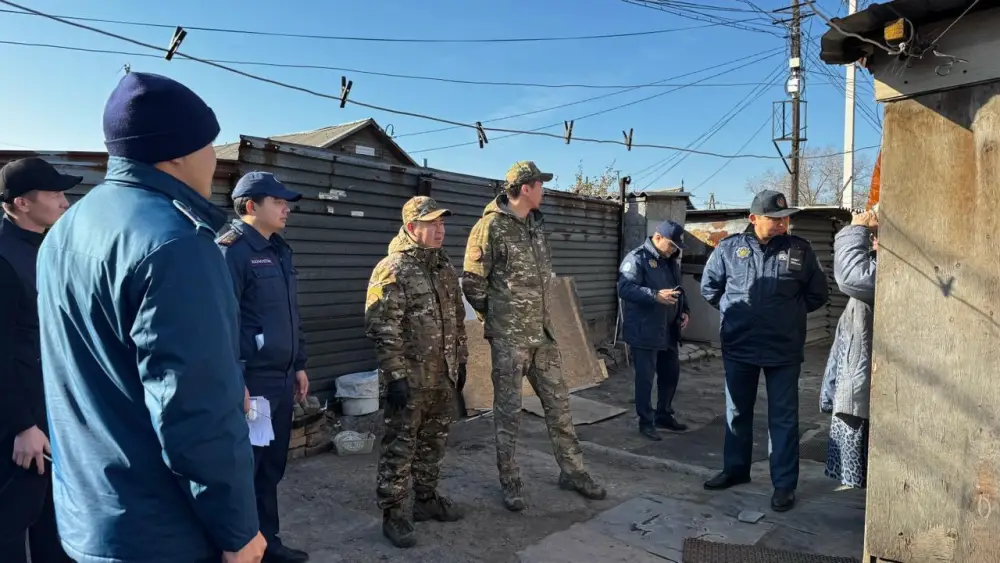Пожарная безопасность в отопительный сезон: спецрейды проводят спасатели в жилом секторе столицы (5)