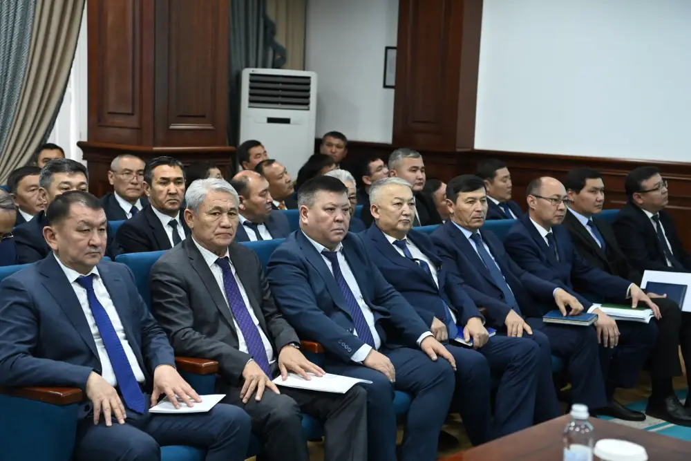 Обсуждены итоги социально-экономического развития и исполнения республиканского бюджета (3)