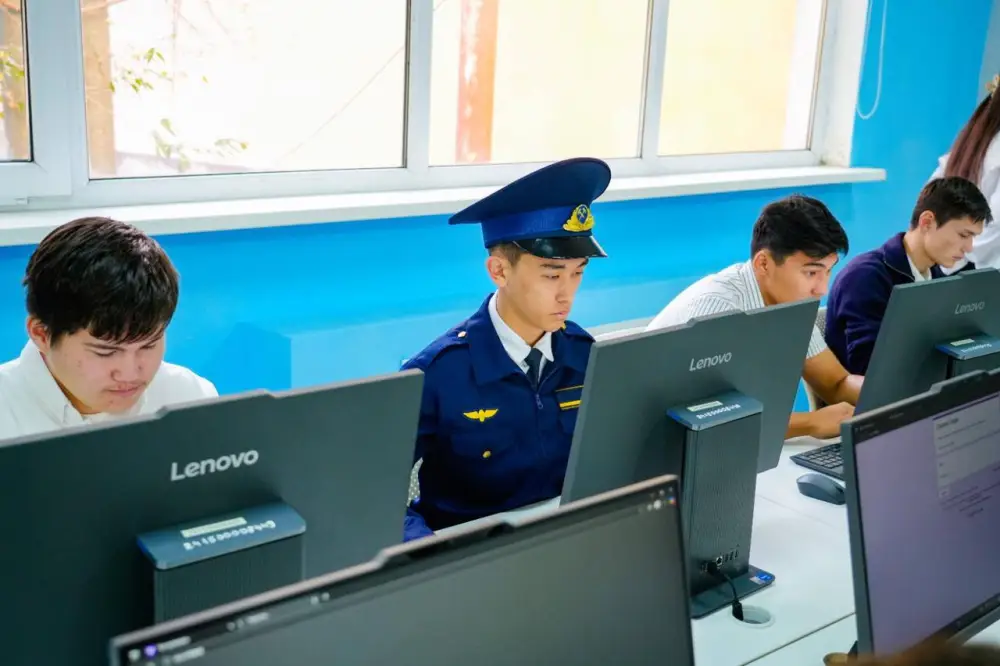 Новые IT-специальности в транспорте и логистике: в Астане проходит международный форум (2)
