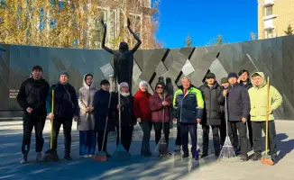 Субботник в Астане: сотрудники музея за экологию