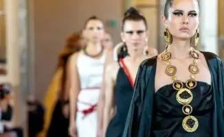 Уникальная коллекция украшений из угля на Неделе моды в Милане от дизайнера Ольги Целлер