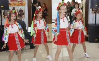Фестиваль дружбы и единства в Астане: культурное многообразие и сплочение на праздновании Дня Республики