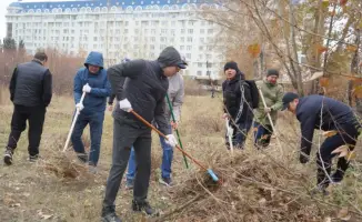 Активное участие сотрудников Генеральной прокуратуры в субботнике как пример социальной ответственности в Алматы
