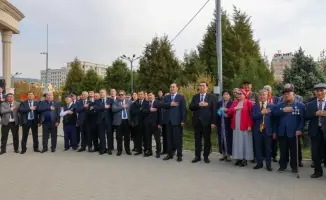 Торжественное мероприятие в Таразе: единство и гордость за страну в честь Дня Республики