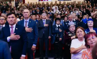 Звезды в небе Атырау: Серик Шапкенов наградил героев Республики
