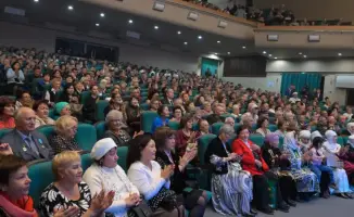 Свет единства: во Дворце культуры имени Естая отпраздновали День Республики Казахстан