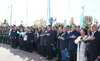 Патриотизм и единство: церемония поднятия Государственного Флага в Кызылорде ко Дню Республики