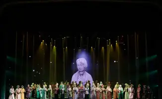 Зрители восхищены уникальным союзом традиций и современности на премьере хорового гала-спектакля «Япурай» в Алматы