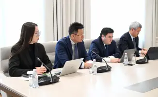 Аким Алматы Дархан Сатыбалды обсудил с гендиректором iFLYTEK Хан Минцзе технологии для образования в Казахстане