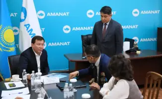 Глава области встретился с гражданами для обсуждения проблем жилья и спорта