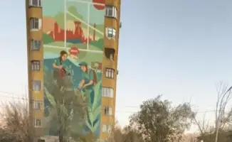 Творчество без проектора: новый мурал в Караганде!
