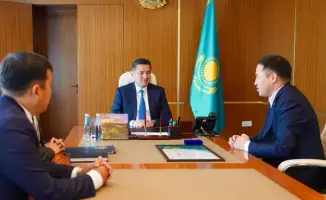 Аким ВКО поздравил Серика Куангана с успешным выступлением на республиканском айтысе