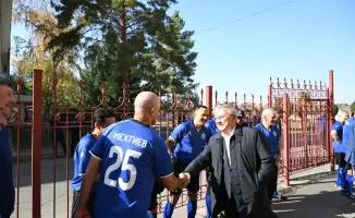 В Жетісу прошел товарищеский матч ветеранов сборной Казахстана по футболу с итоговым счетом 2:2