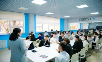 В Астане стартовал международный форум, посвященный 80-летию Высшего колледжа транспорта и коммуникаций