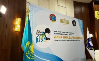 100-летие Алии Молдагуловой в Астане мероприятие цветы памятник