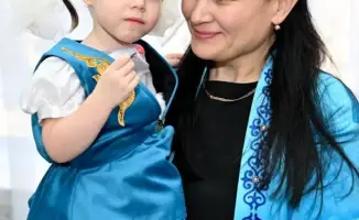 Обряд тұсау кесу для детей из детского дома: символика поддержки и заботы о будущем поколении в преддверии Дня Республики