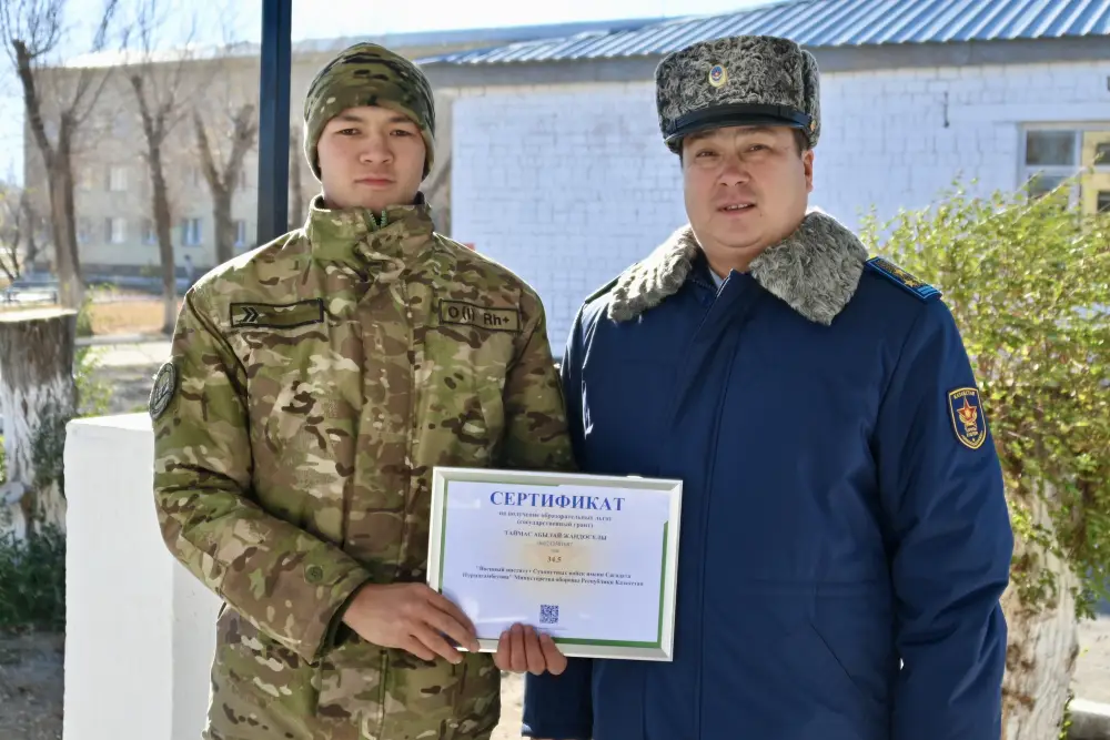 В Алатау проводили домой солдат срочной службы (3)