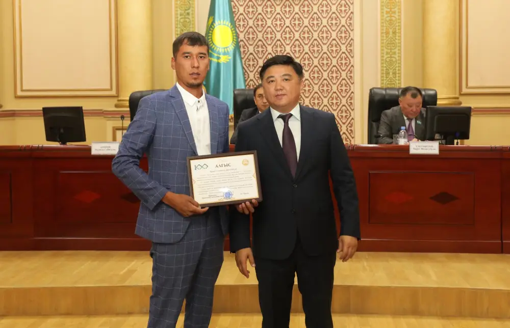 Выразил благодарность гражданам (10)