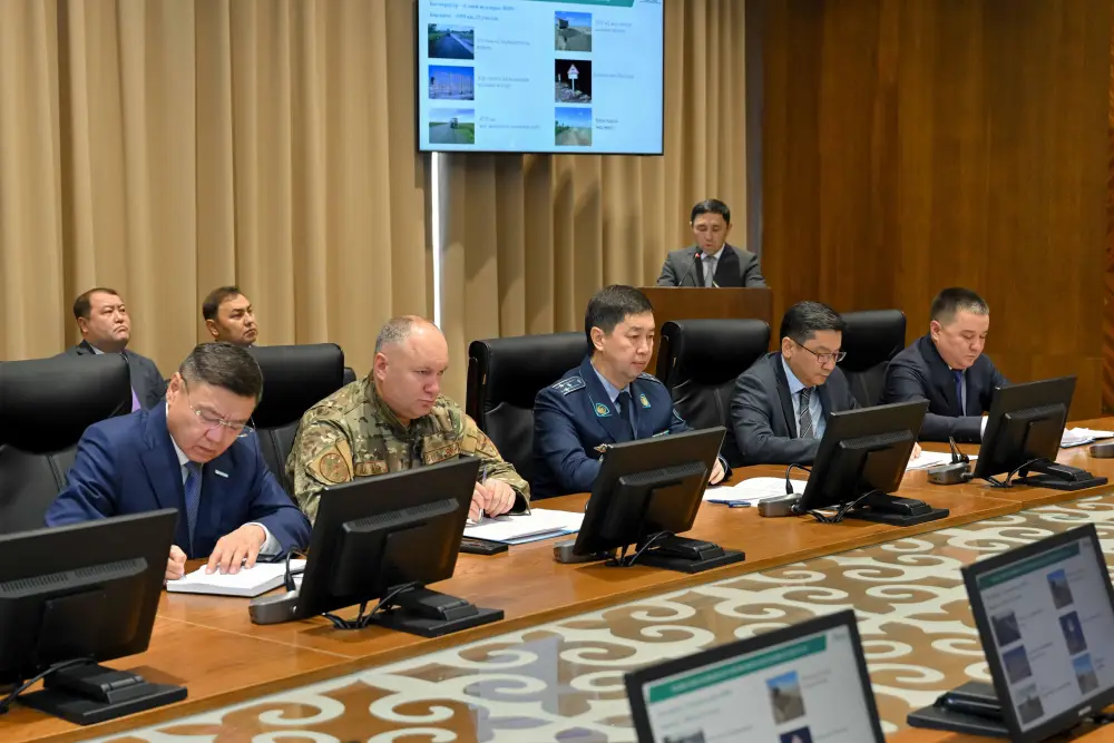 Обсуждена готовность дорог региона к зимнему периоду (10)