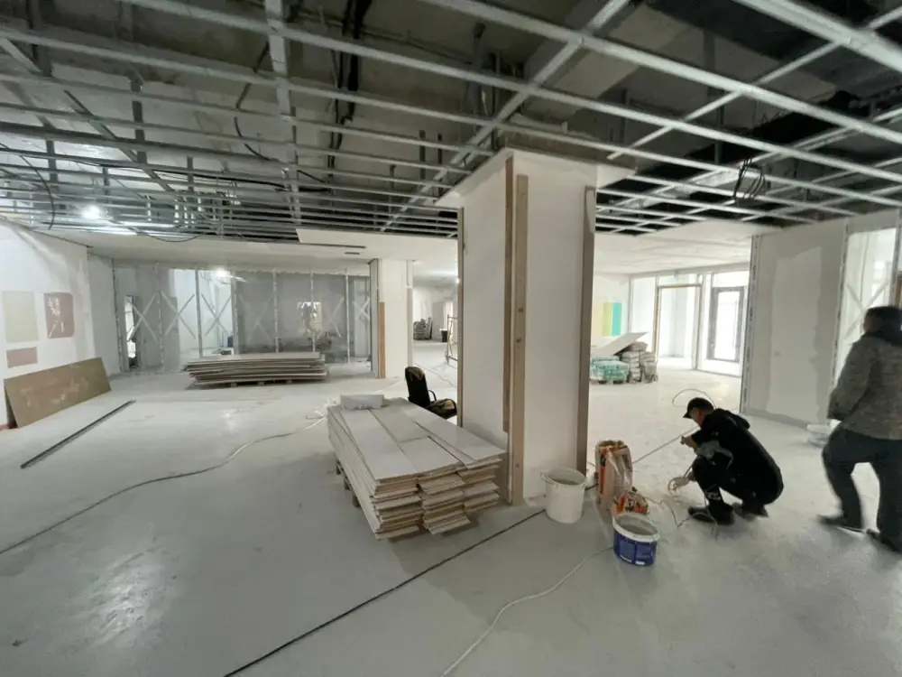 В Бостандыкском районе Алматы завершается строительство новой поликлиники (2)