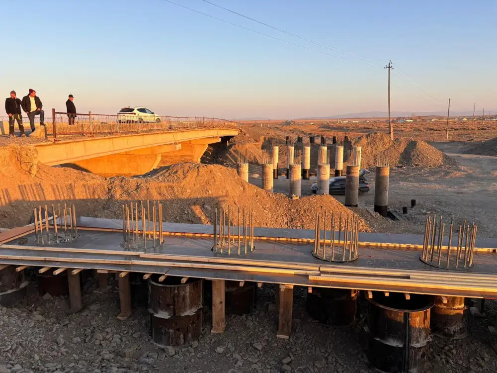 В Аксуатском районе ведется строительство моста, который соединит три села (3)