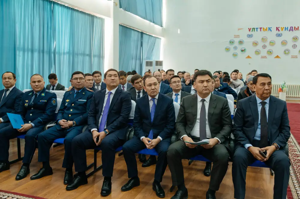 Серик Шапкенов встретился с жителями Макатского района (3)