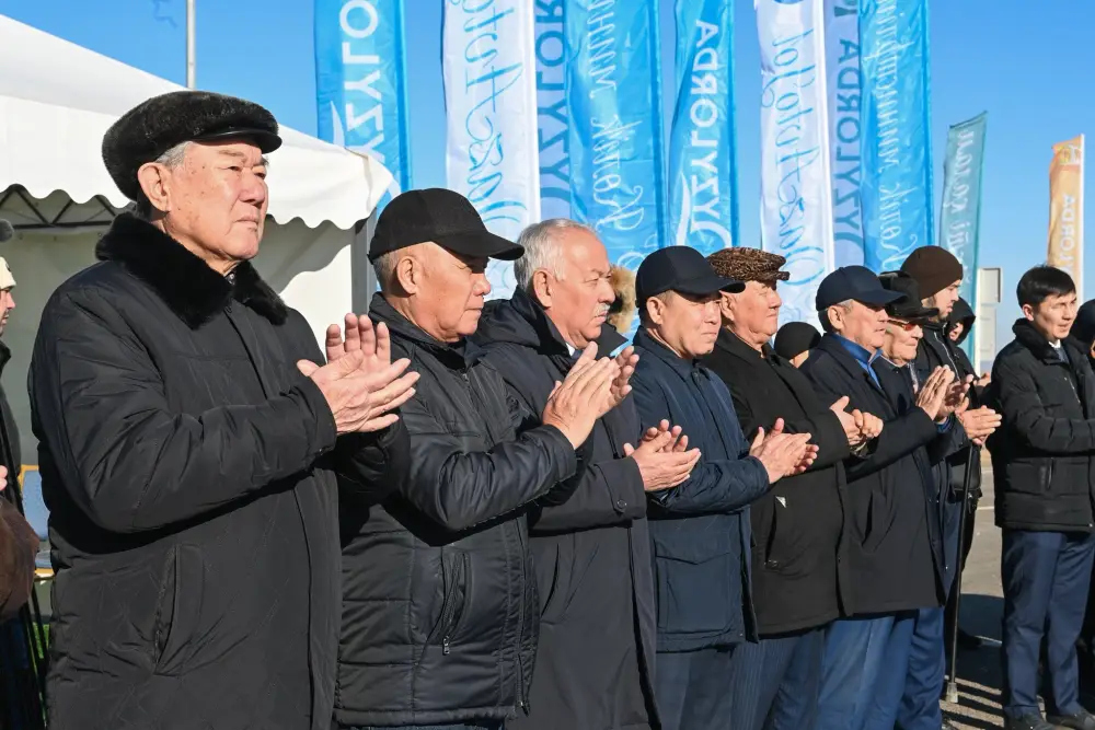 Введена в эксплуатацию дорога «Кызылорда-Жезказган» (10)