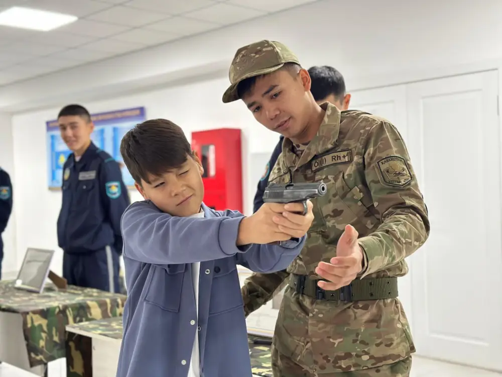 Родители гвардейцев ознакомились с воинской частью в Туркестане (3)