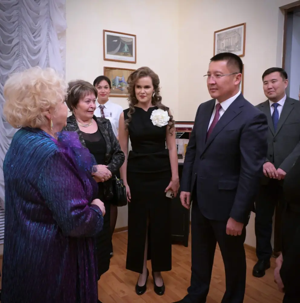 Павлодарскому областному театру драмы имени А.П. Чехова - 80 лет (2)