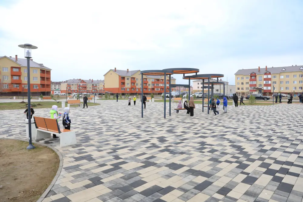 В Актобе сквер, построенный частным предпринимателем, передан в пользование жителям (2)