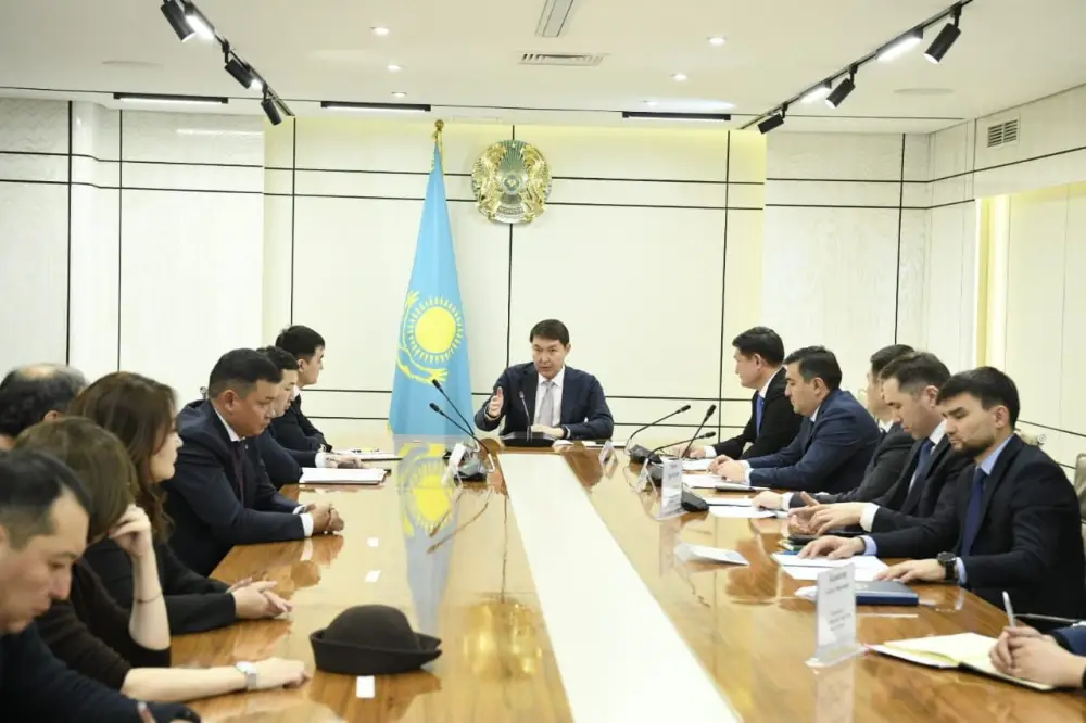 В Астане состоялось очередное совещание с застройщиками по соблюдению законности на стройках (8)