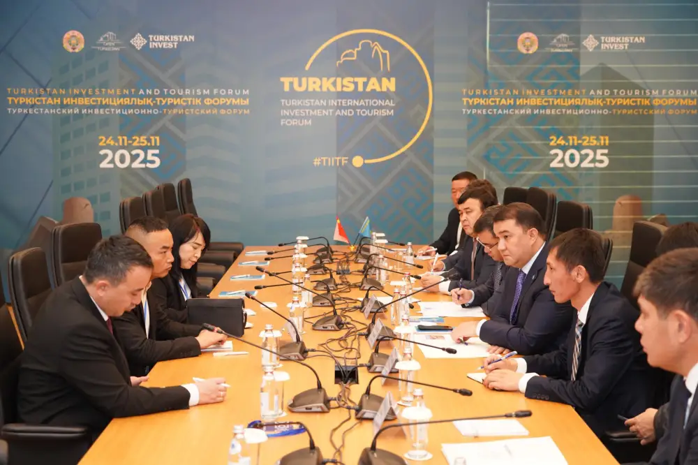 АКИМ ТУРКЕСТАНСКОЙ ОБЛАСТИ ВСТРЕТИЛСЯ С РУКОВОДИТЕЛЯМИ И ИНВЕСТОРАМИ ИНОСТРАННЫХ КОМПАНИЙ (7)