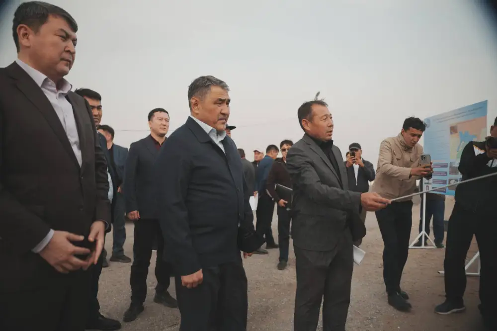 Работы по строительству соединяющих каналов для сброса изолированных водных масс в Шардаринское водохранилище ведутся в Туркестанской области (4)