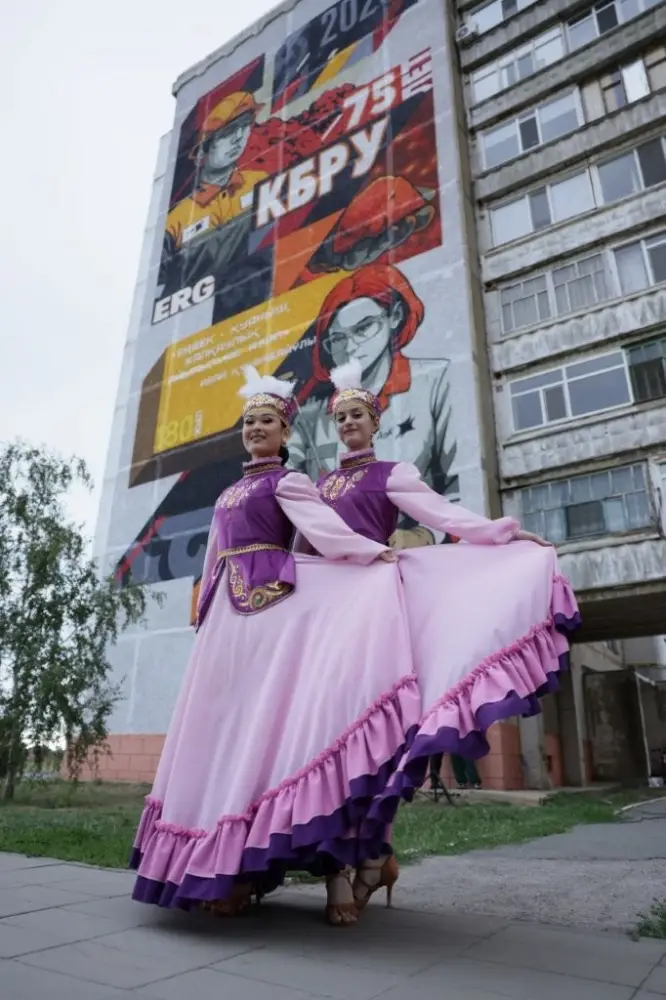 Столичные школьники открыли для себя мир минералов и ценности государственной службы (8)