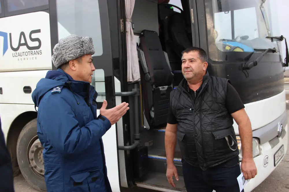 Начальник полиции Актюбинской области проинспектировал работу полицейских на самой оживлённой трассе страны (3)