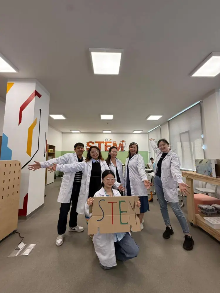 STEM-лаборатория, современная библиотека, IT-кабинет: раскрыты особенности «Келешек мектебі» (3)
